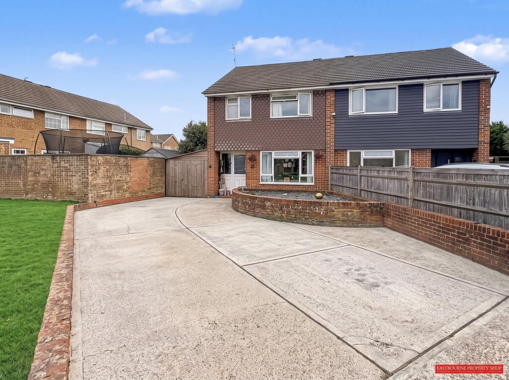 Main image of property: Stroma Gardens,Hailsham,BN27 3AZ