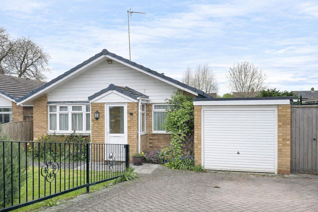 Main image of property: Fernhill Close, Kenilworth