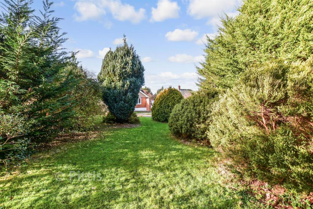 Victoria Road, Freshwater, Isle of Wight - More