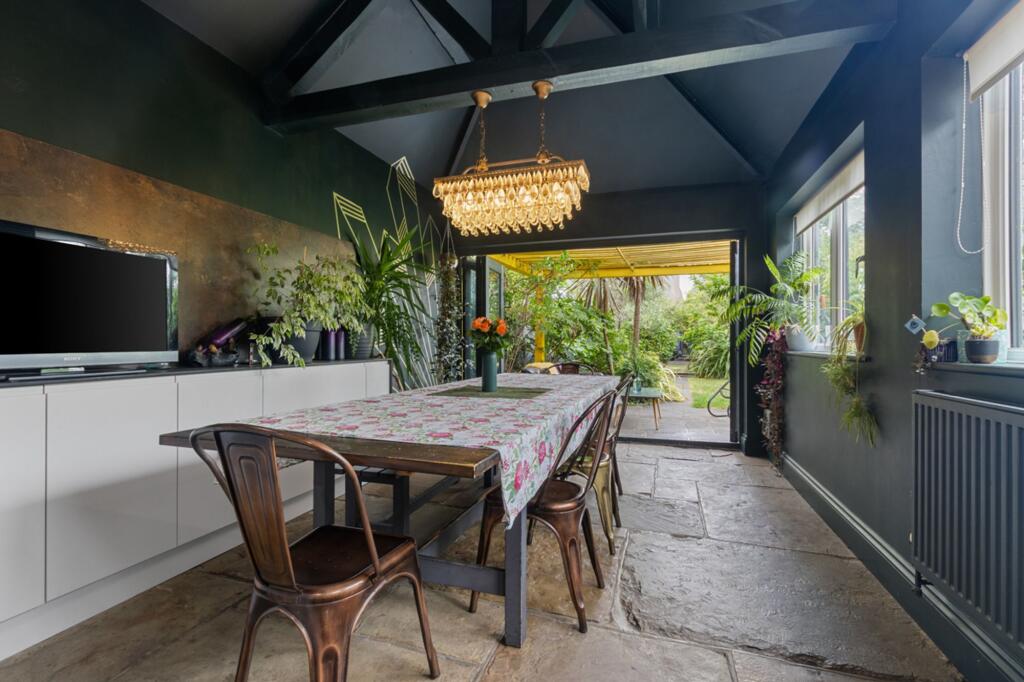 Stockbridge Road, Chichester, PO19 - More