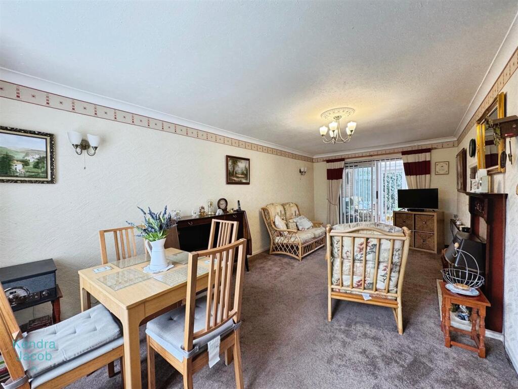 Southbreck Rise, Worksop photo 4