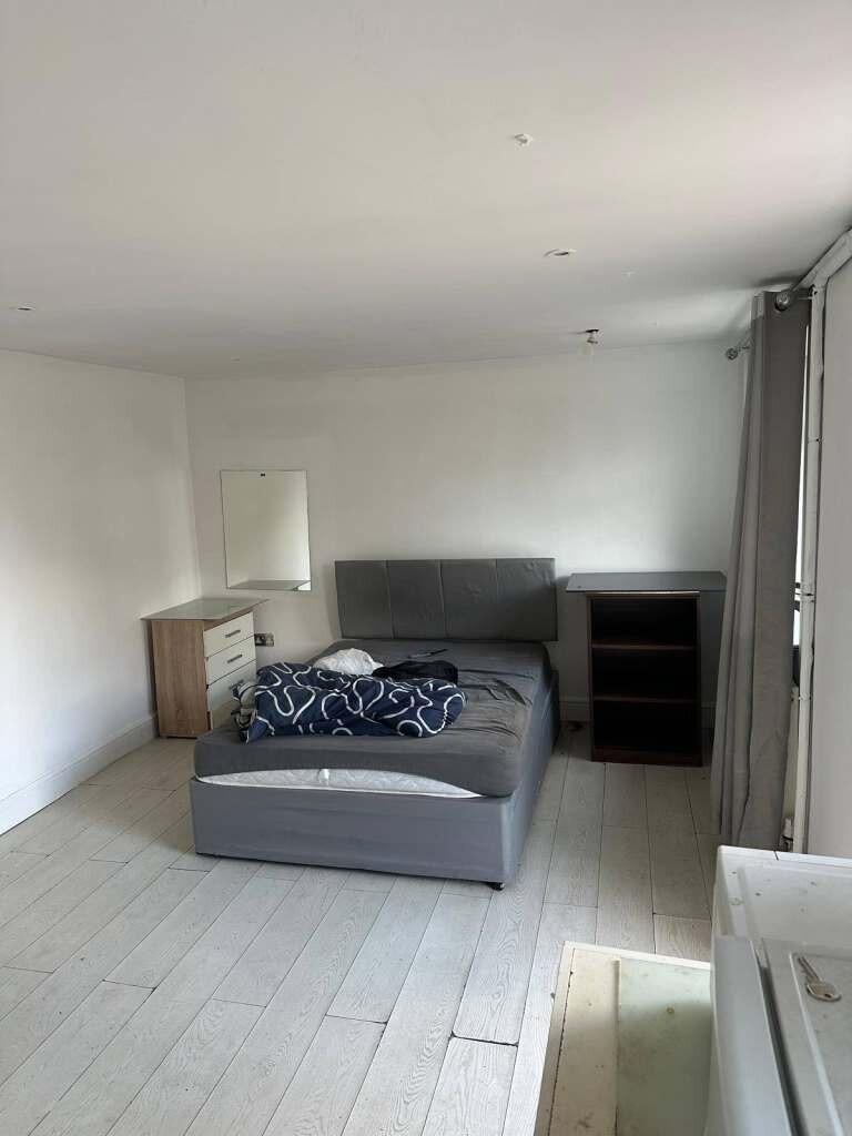 Main image of property: The Broadway, Wealdstone, Harrow