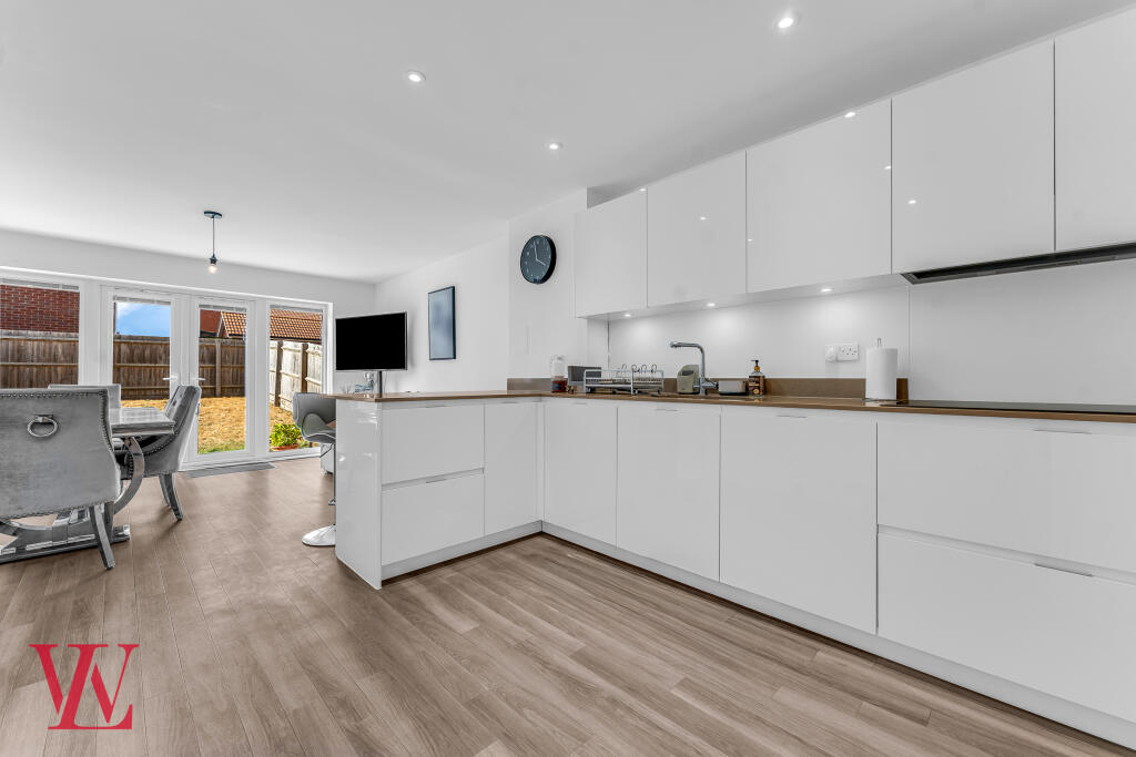 House in East Hertfordshire, St Michael's Hurst, Bishop's Stortford - More