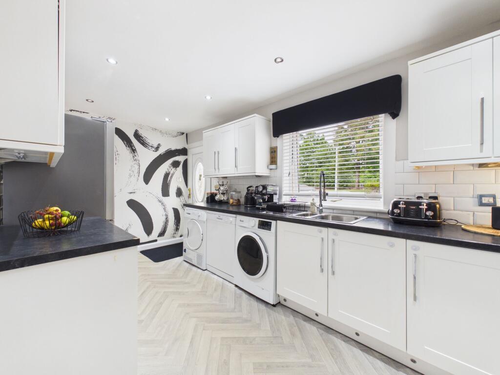 House in Glasgow, South Lanarkshire - More