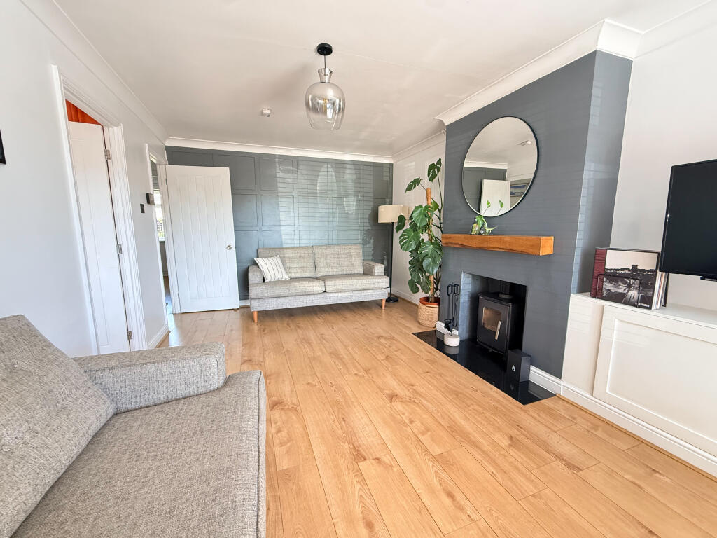 Woodside Close, Attleborough, Norfolk photo 4