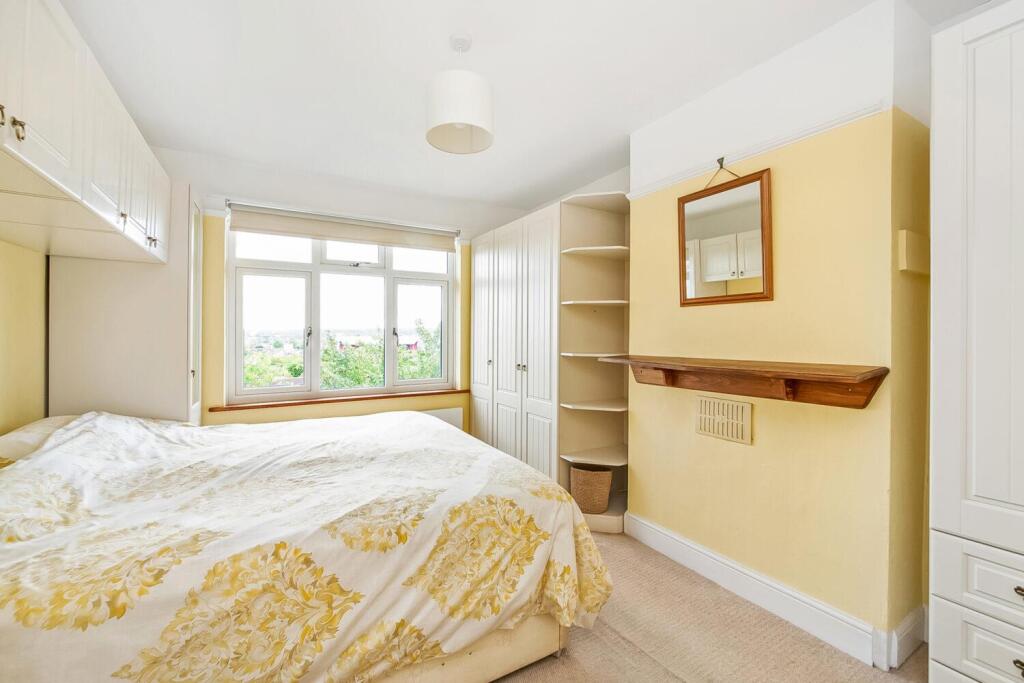 House in London - View 5