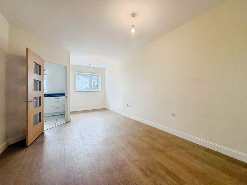 Apartment in Nottingham - View 4
