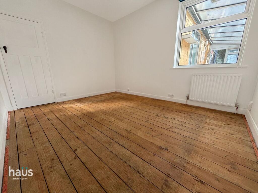 House in Gillingham, Medway - View 5