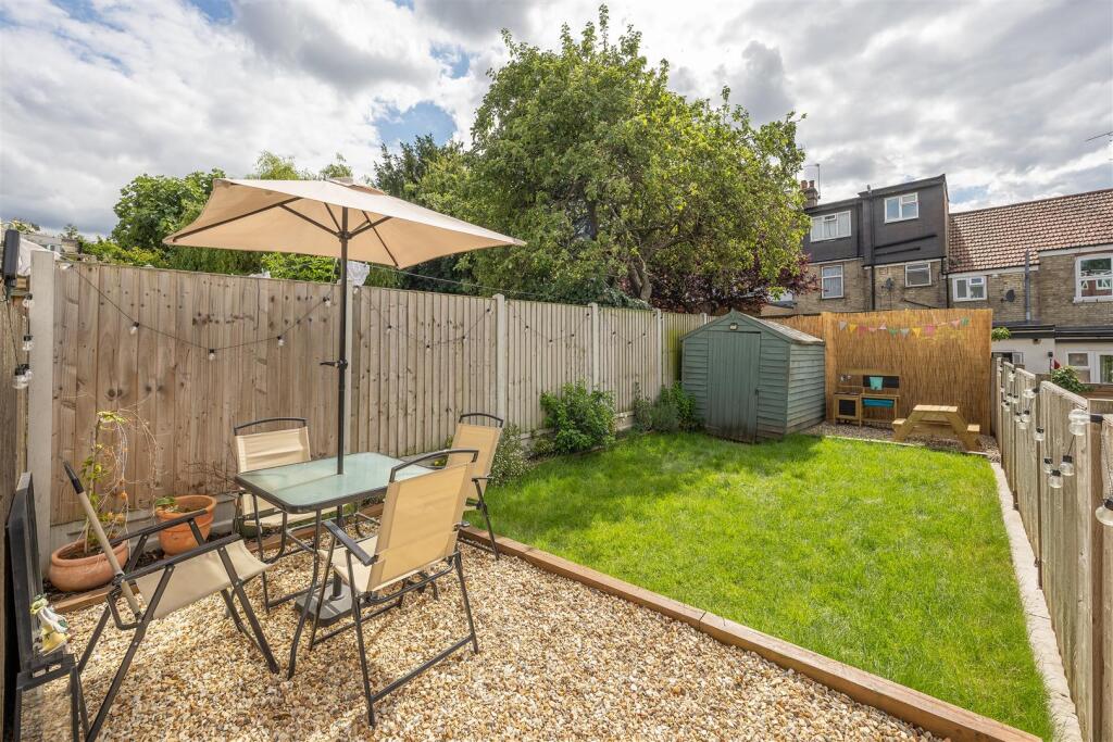 Apartment in London, Walthamstow Village, Leyton - View 3