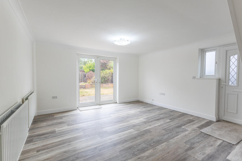 House in Woking, Westfield - More