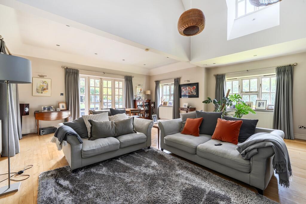 House in Woking, Surrey - View 3