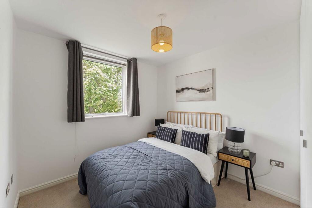 Apartment in London - View 5