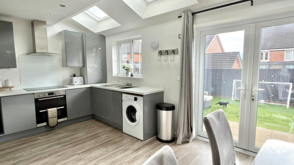 House in Oldham - View 2