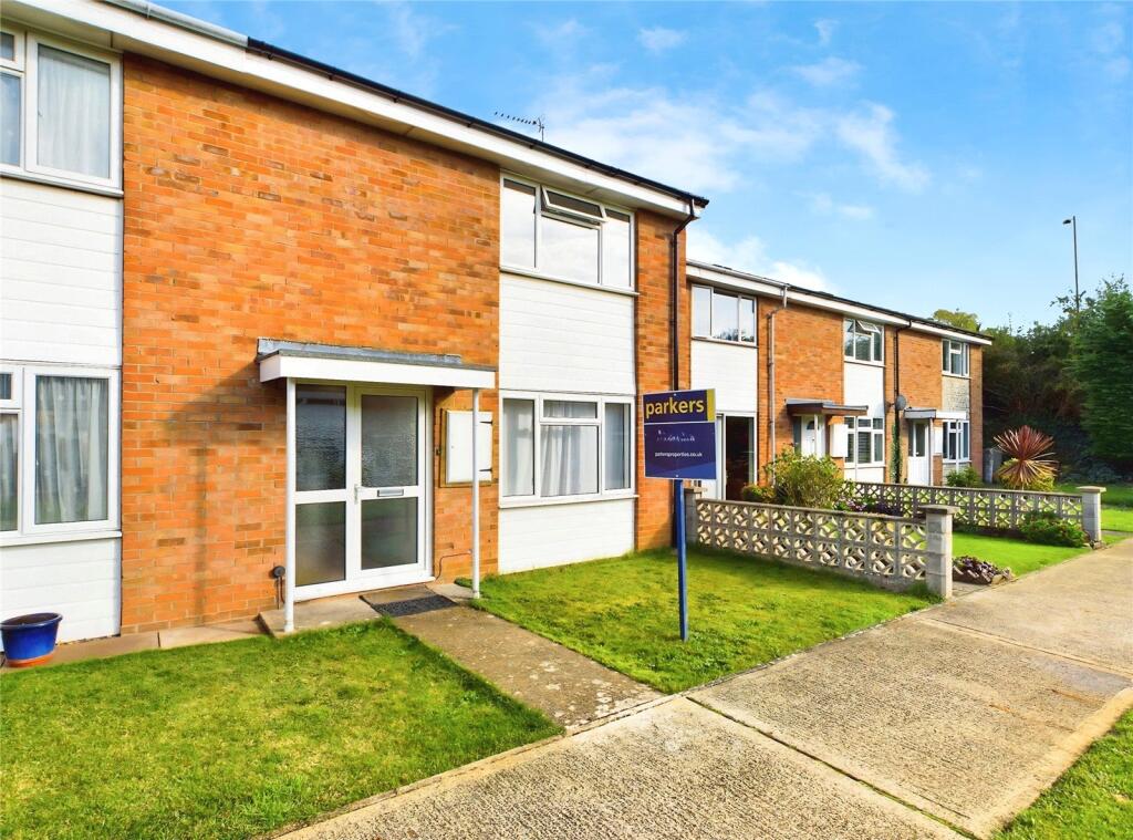 Main image of property: Chowns Close, Thame, OX9