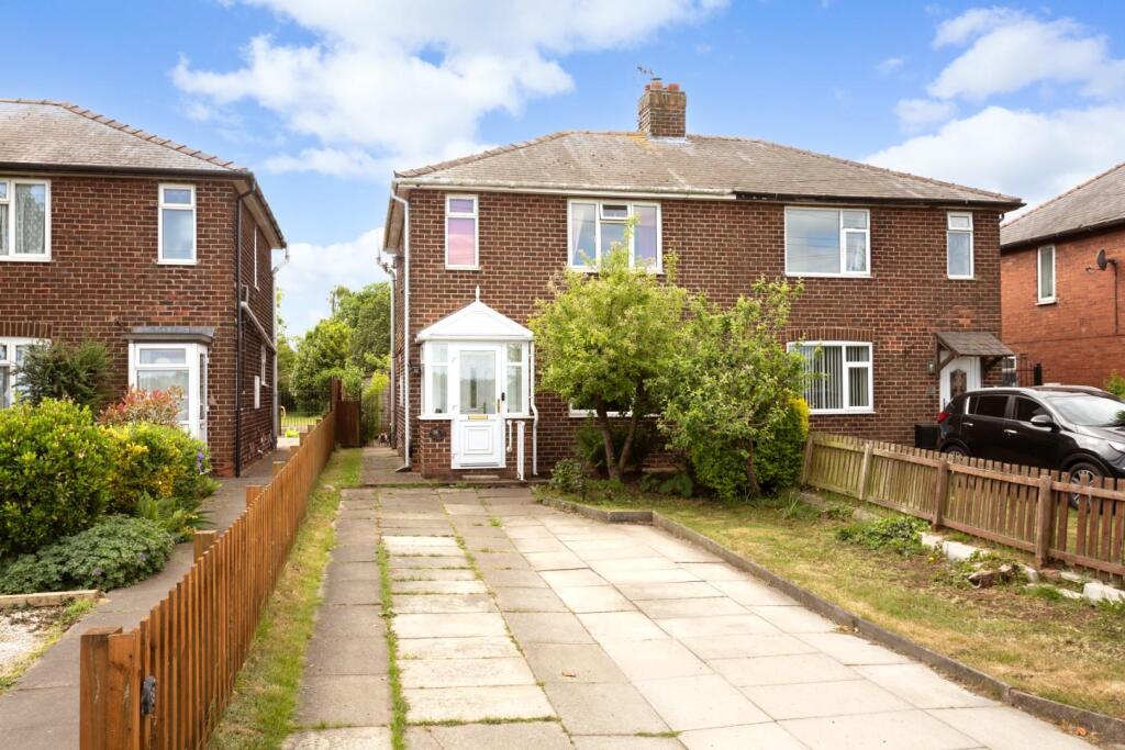 3-bed semi-detached on Main Road, Hambleton, Selby, £190,000