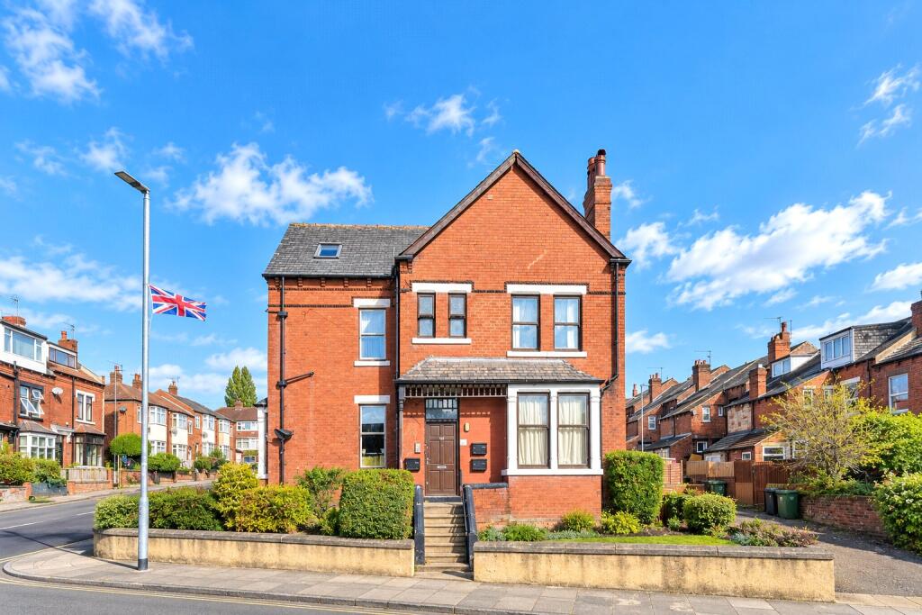 Main image of property: Flat 4, Raynville Road, Leeds, West Yorkshire