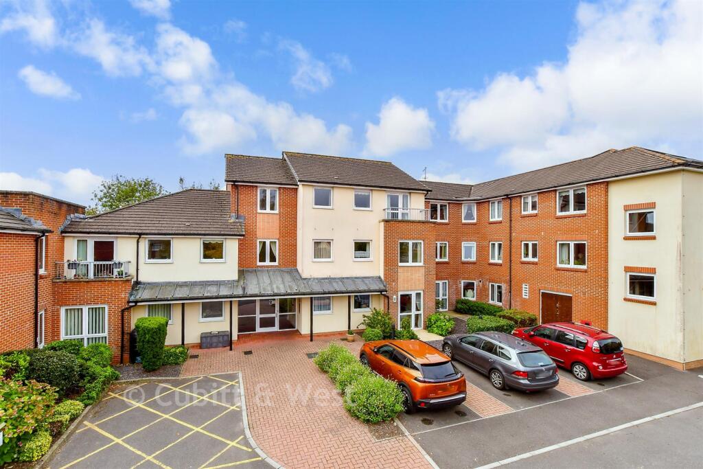 Main image of property: London Road, Cowplain, Waterlooville, Hampshire
