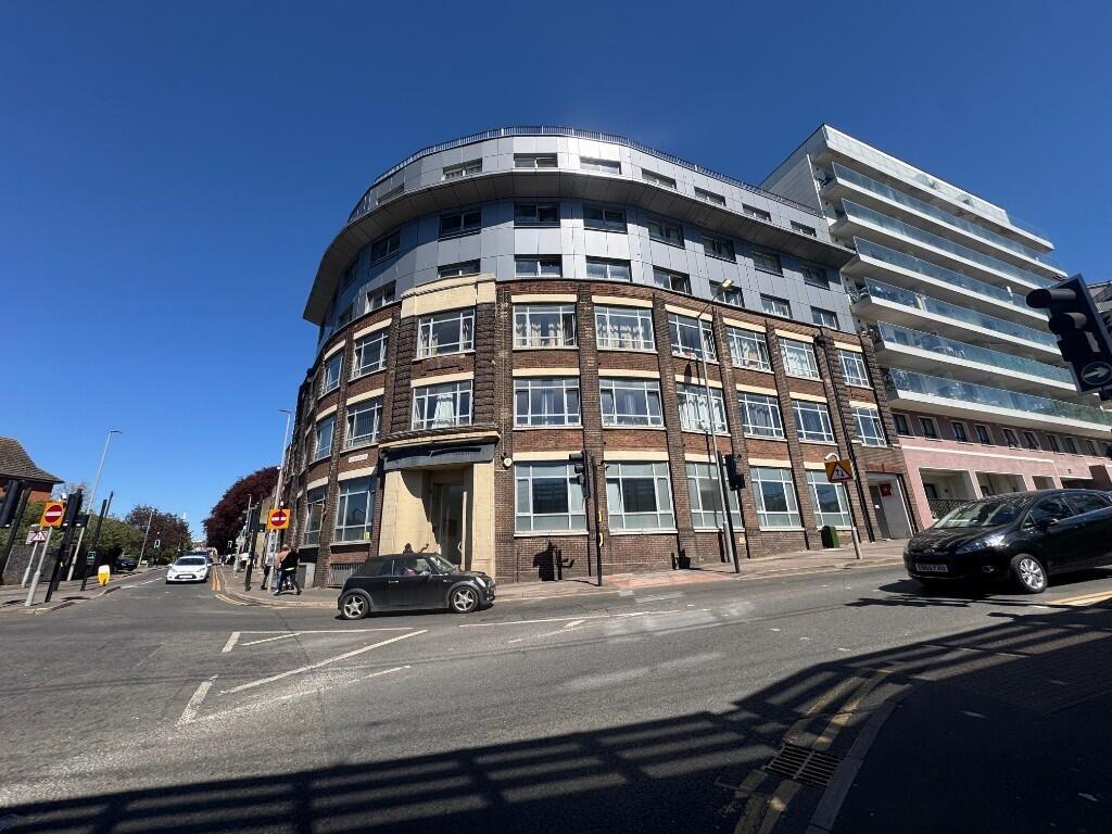 Main image of property: Midland Road, Luton, Bedfordshire, LU2