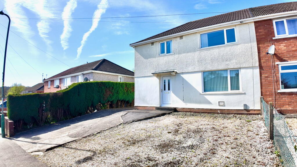 House in Newport - More