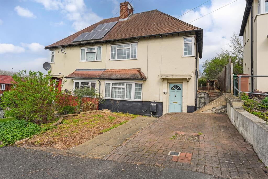 Main image of property: Lawrence Hill, Chingford