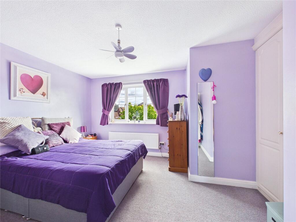 House in Worcester - View 5