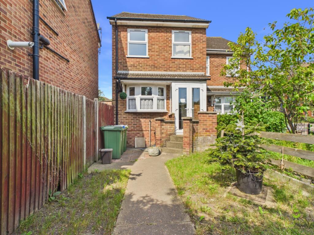 Main image of property: 12 Gravel Hill, Bexleyheath