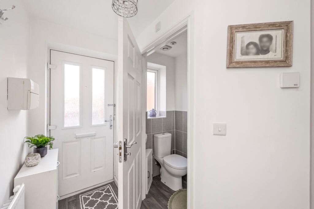 House in Redhill - View 5