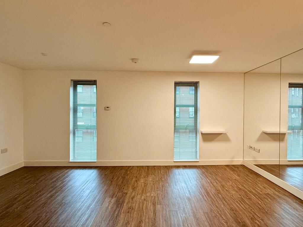 Apartment in Taunton - View 3