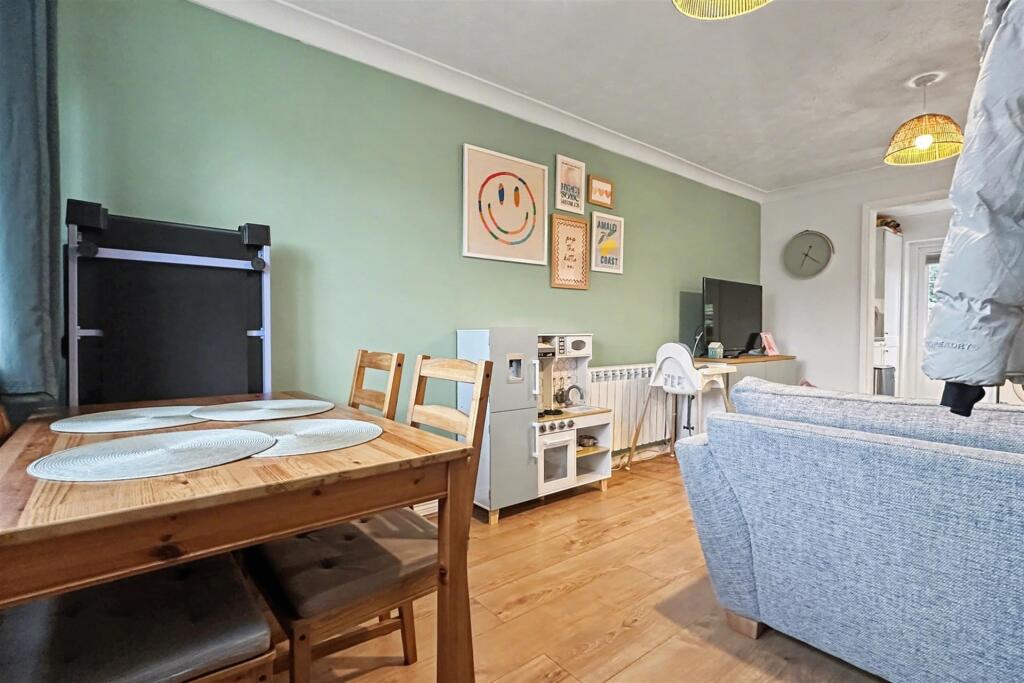 Chandlers Ford photo 3