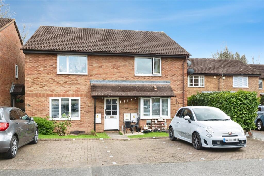 Main image of property: Moor Pond Close, BICESTER, Oxfordshire, OX26
