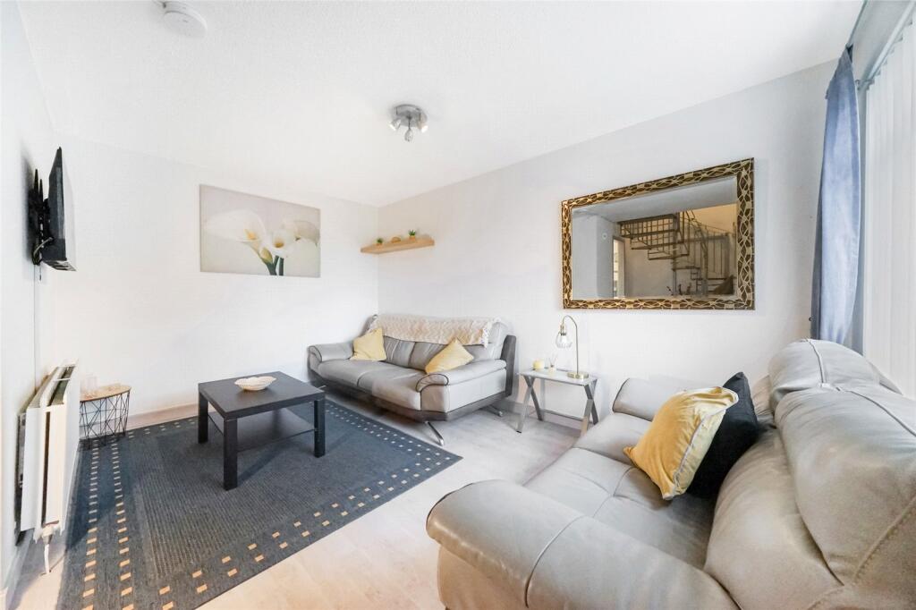House in Stirling, Broomridge - More