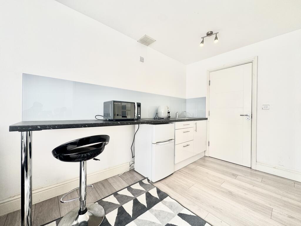 Apartment in London - View 2