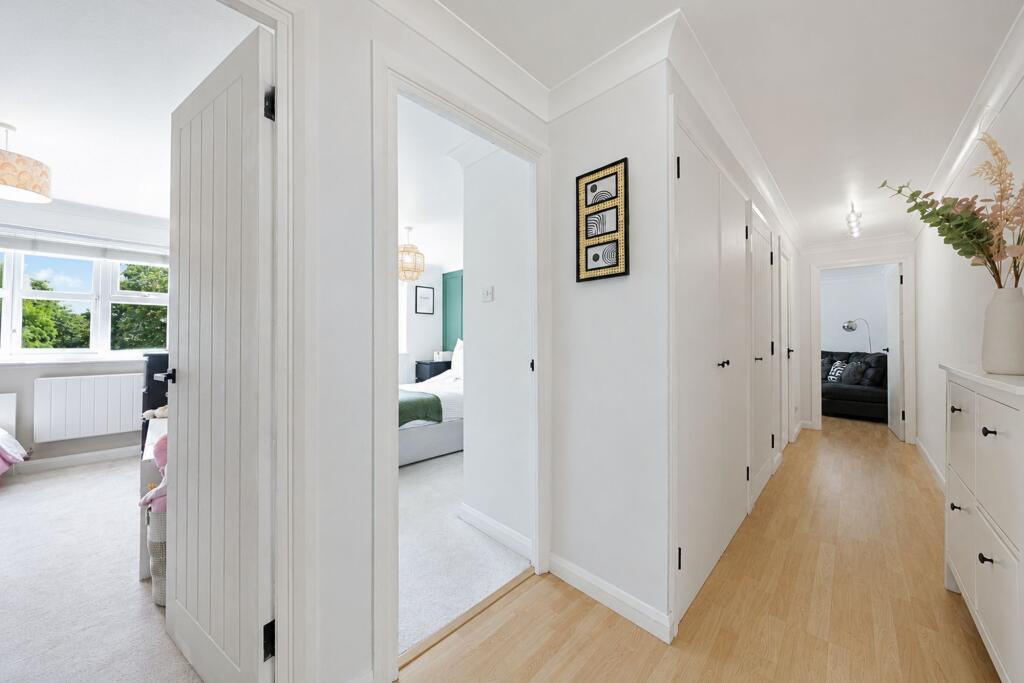 Apartment in Croydon - View 4