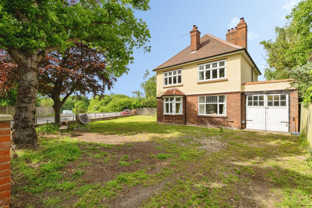 Main image of property: Victoria Road, Gorleston, GREAT YARMOUTH
