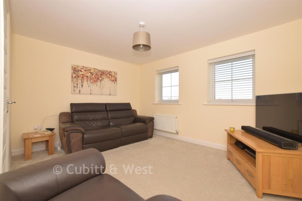 House in Havant, Hampshire - View 2