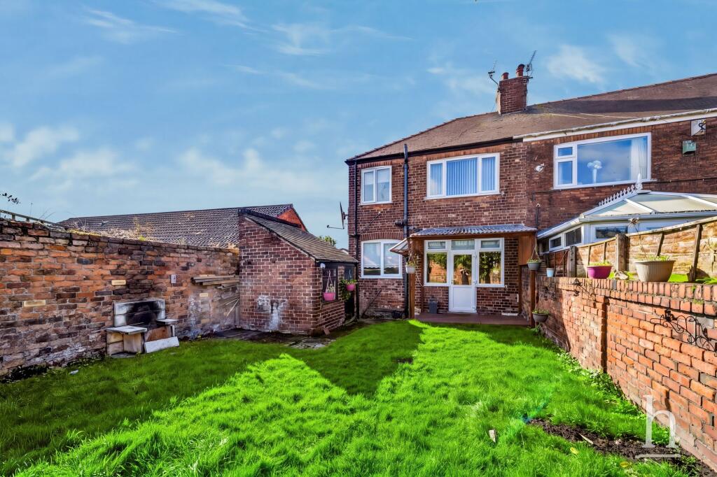 House in Wirral, Liverpool City Region - View 4