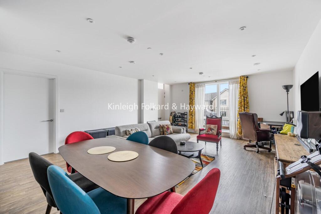 Main image of property: Oakwood Crescent, Muswell Hill, London, N10