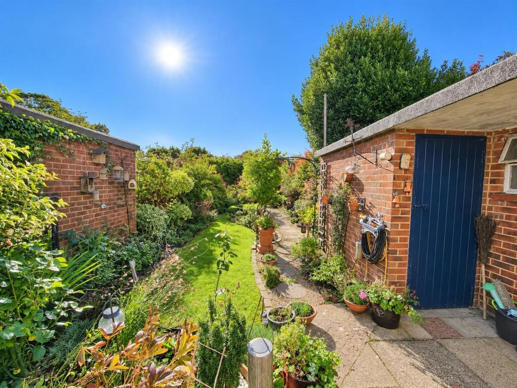 Green Crescent, Gosport photo 4