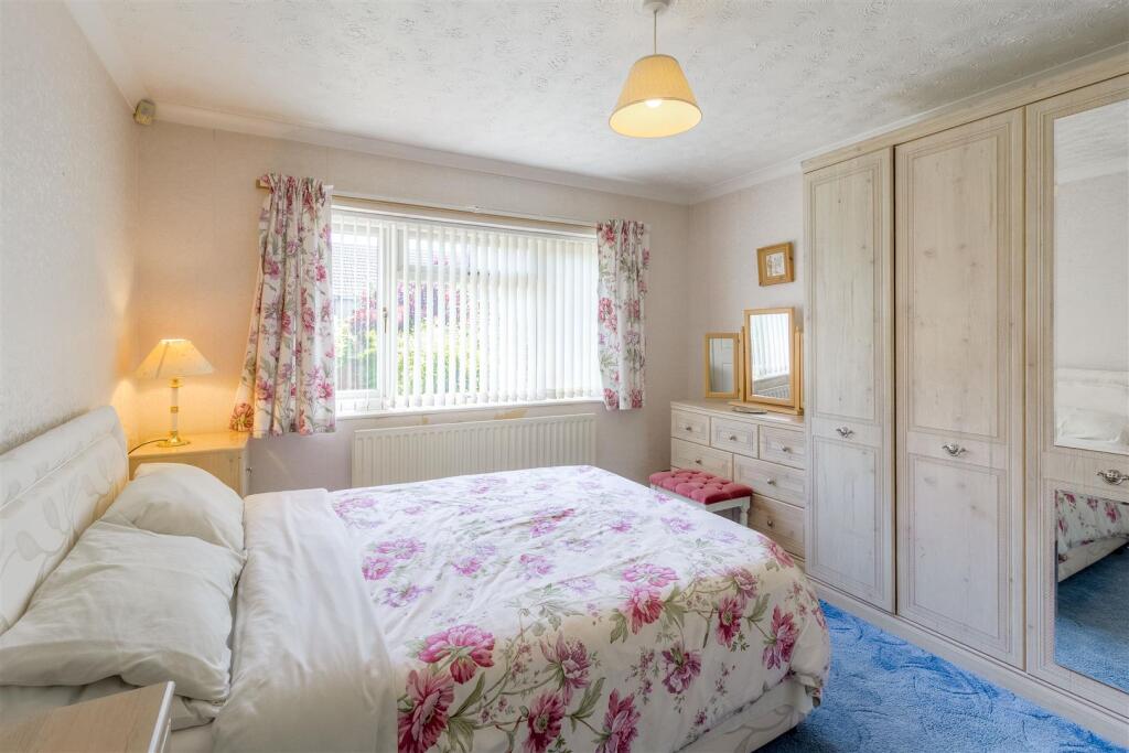 Cedar Way, 'The Pyghtle', Wellingborough - More