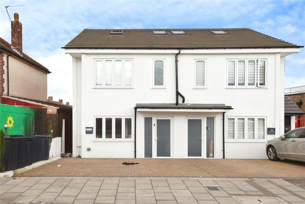 Main image of property: New North Road, Ilford, IG6