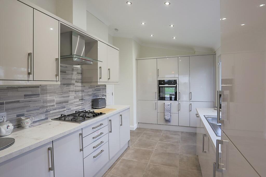 Elvington Lane, Elvington, York photo 2