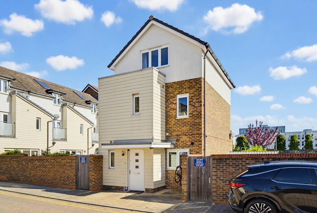 Main image of property: Pyle Close, Addlestone, KT15