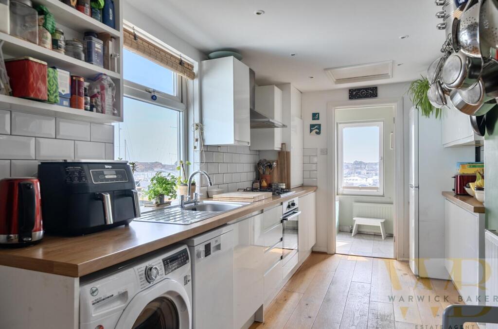 Main image of property: 34, New Road, Shoreham-By-Sea