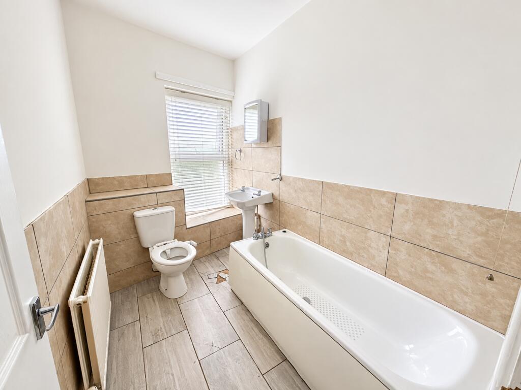 House in Bargoed, Groes-Faen - View 4
