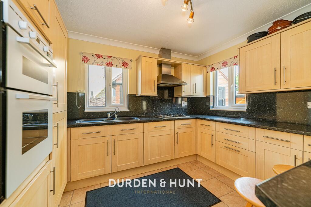House in Epping Forest, Marden Ash, Ongar - View 4