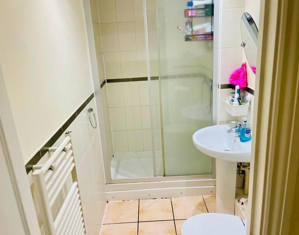 Apartment in Reading - More