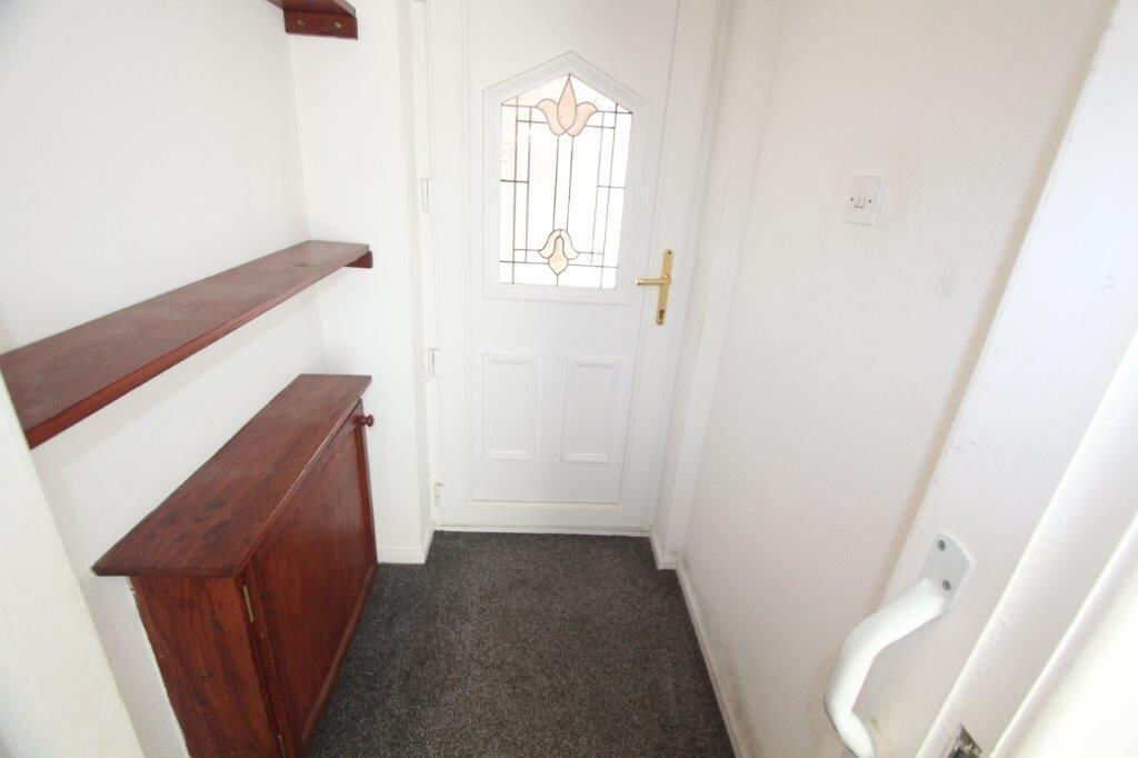 Oakfield, Wrexham photo 3