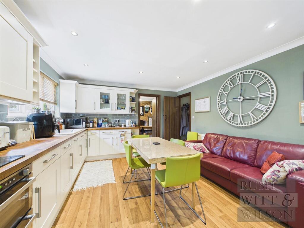 Briar Close, Fairlight - More