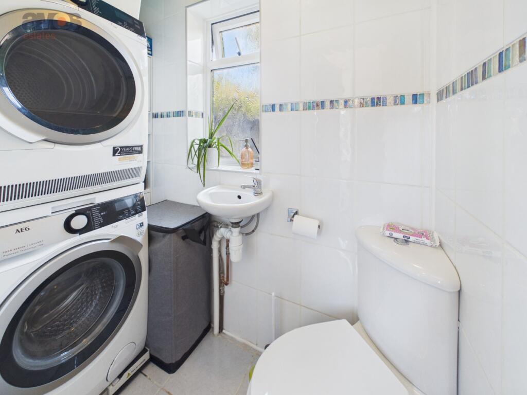 House in Rochford, Rayleigh - More