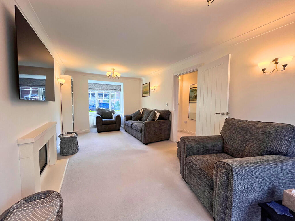 House in Hungerford, West Berkshire - More